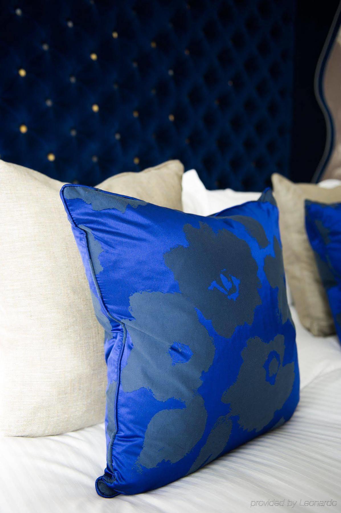 The Ampersand Hotel - Small Luxury Hotels Of The World Londres Habitación foto A cushion