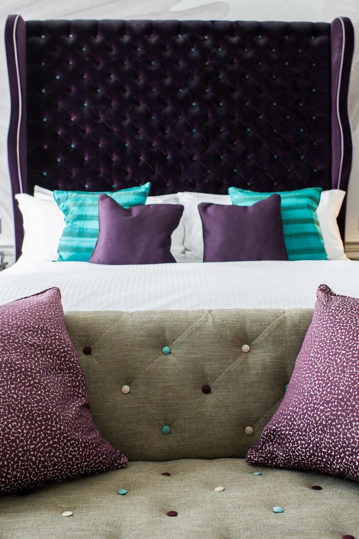 The Ampersand Hotel - Small Luxury Hotels Of The World Londres Habitación foto A bed with cushions